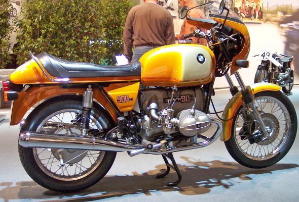 Moto BMW vintage R90S, célèbre routière sportive des 70's
